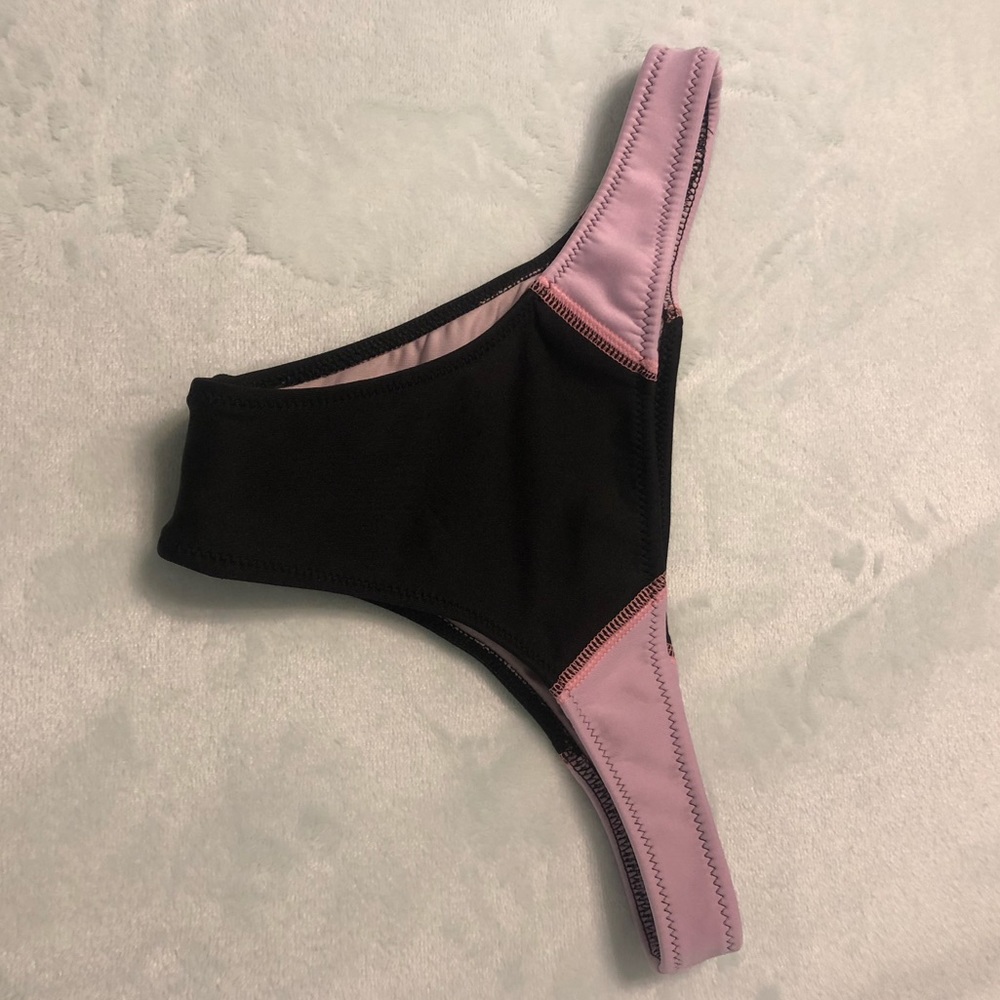 Black / Purple Victoria’s Secret Bikini Bottoms💜